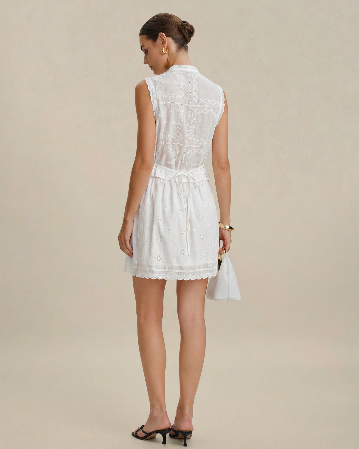 White Elastic Waist Embroidery Mini Skirt